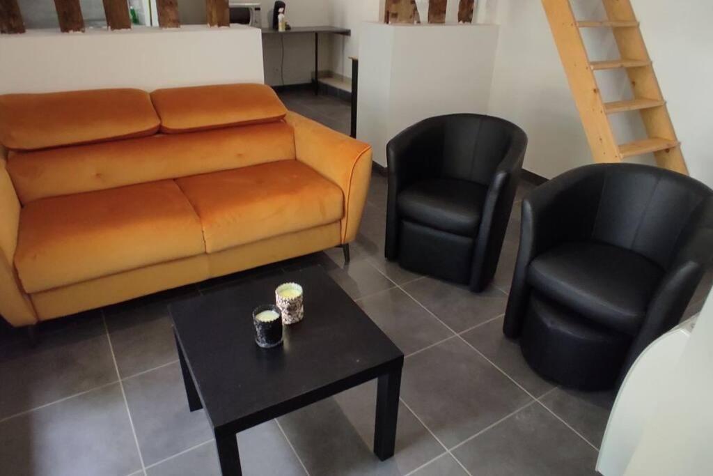 Appartement Hyper Centre Mayenne Exterior foto