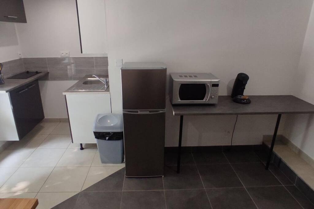 Appartement Hyper Centre Mayenne Exterior foto